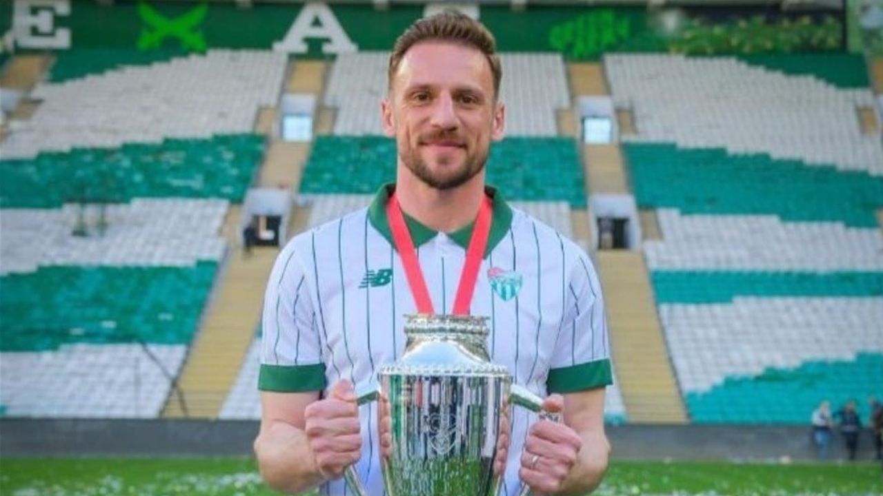 Bursaspor, Anıl Atağ ile sözleşmesini uzattı