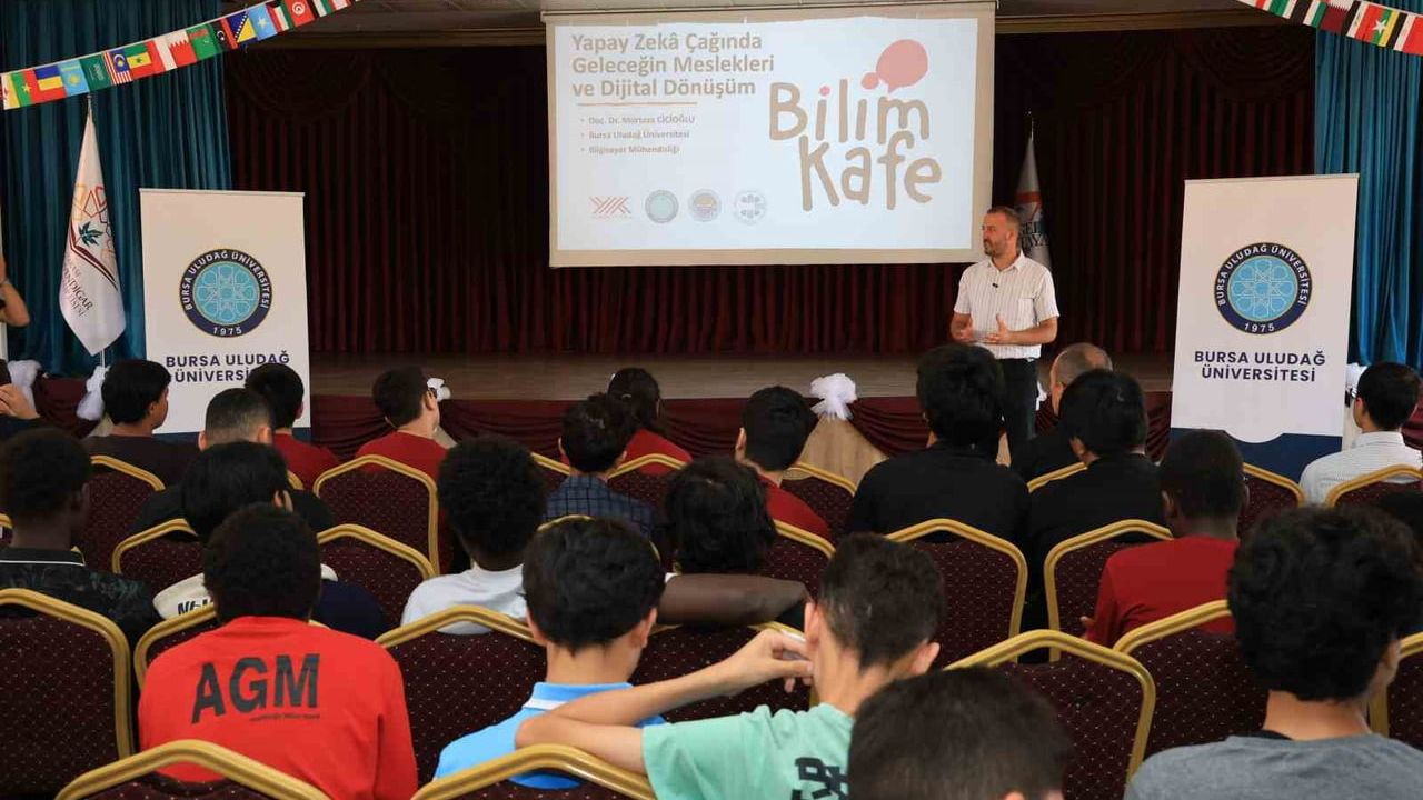 BUÜ'lü akademisyenler lise öğrencileriyle buluştu