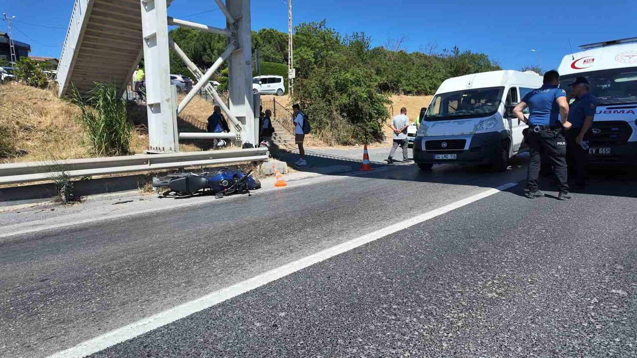 Büyükçekmece'de motosikletin otomobile arkadan çarpması sonucu genç sürücü hayatını kaybetti