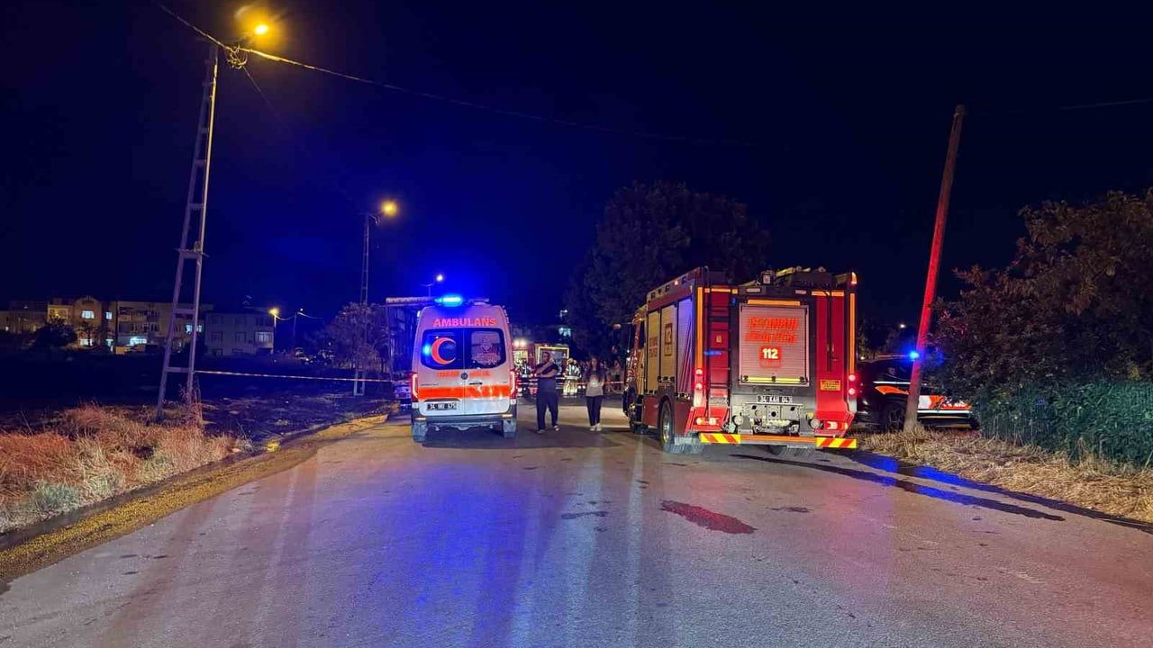 Büyükçekmece'de park halindeki tır yandı