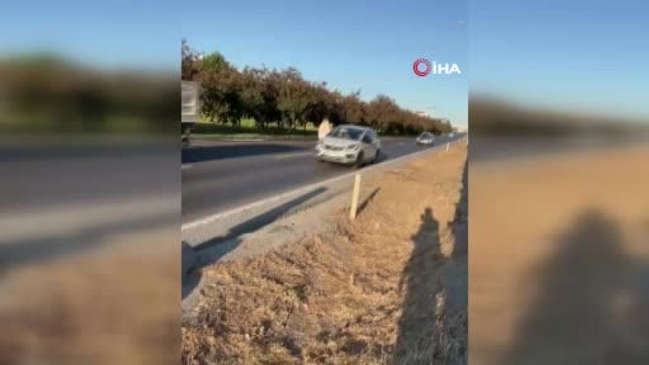 Büyükçekmece'de yola atlayan kadın trafikte aksama yarattı
