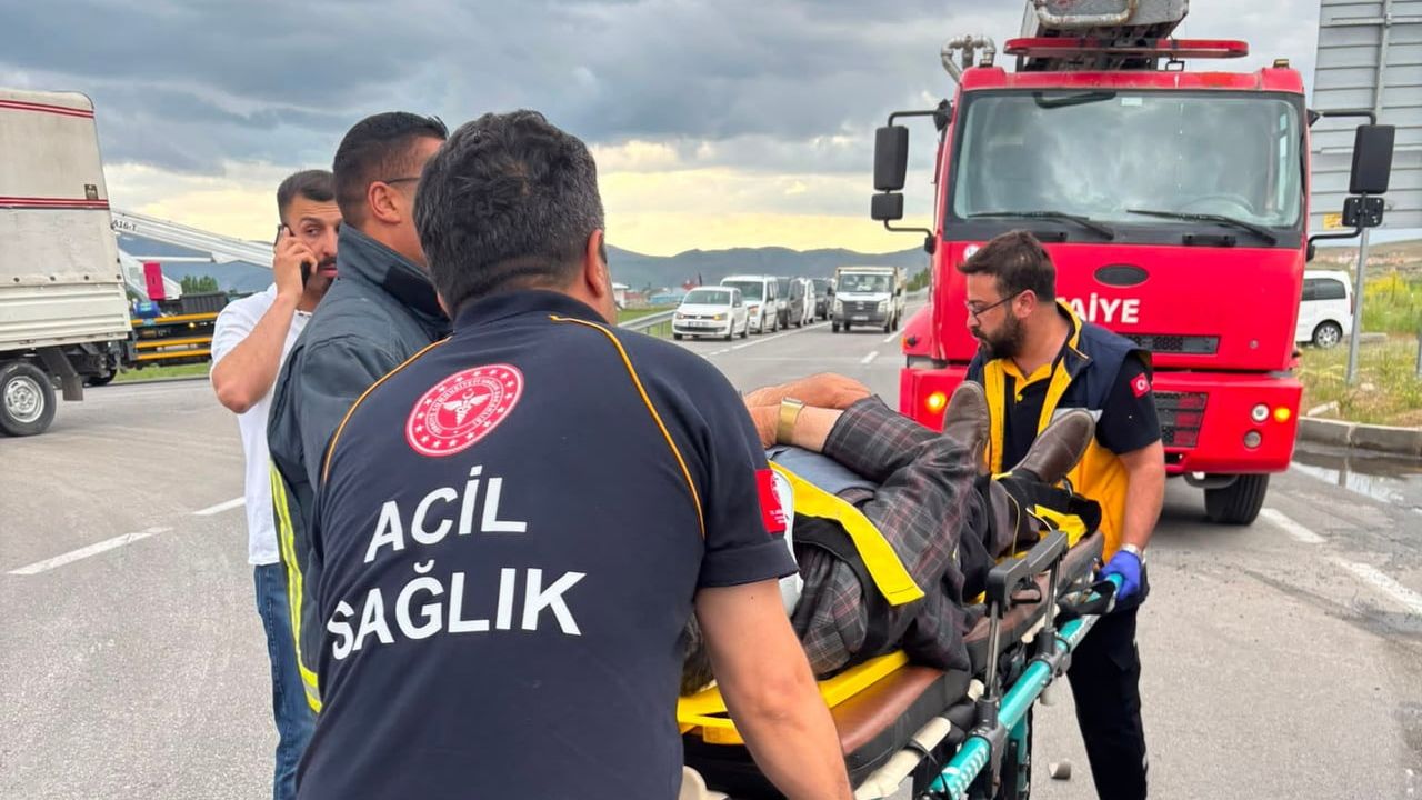 Çaldıran'da trafik kazası: 3 yaralı