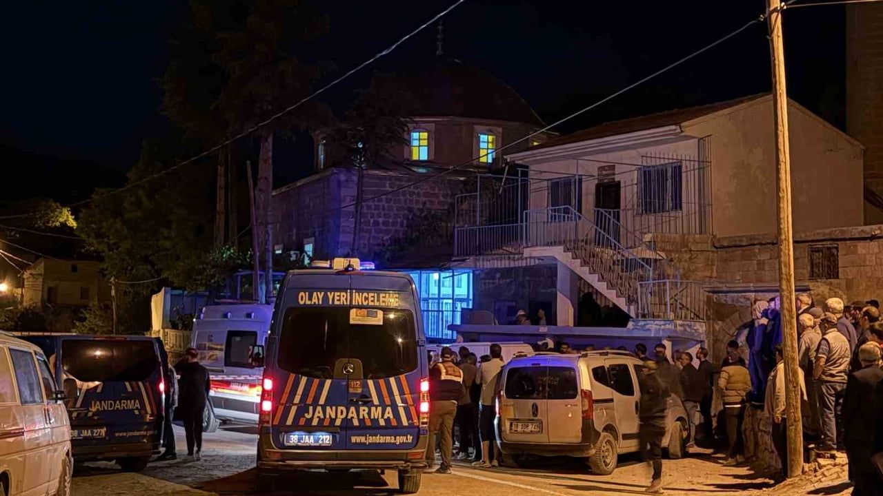 Camide 2 kişiyi öldüren saldırganın asıl hedefi imammış
