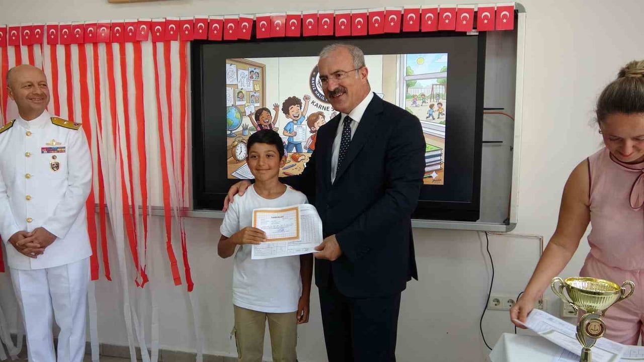 Çanakkale'de 80 bin 193 öğrenci karne aldı
