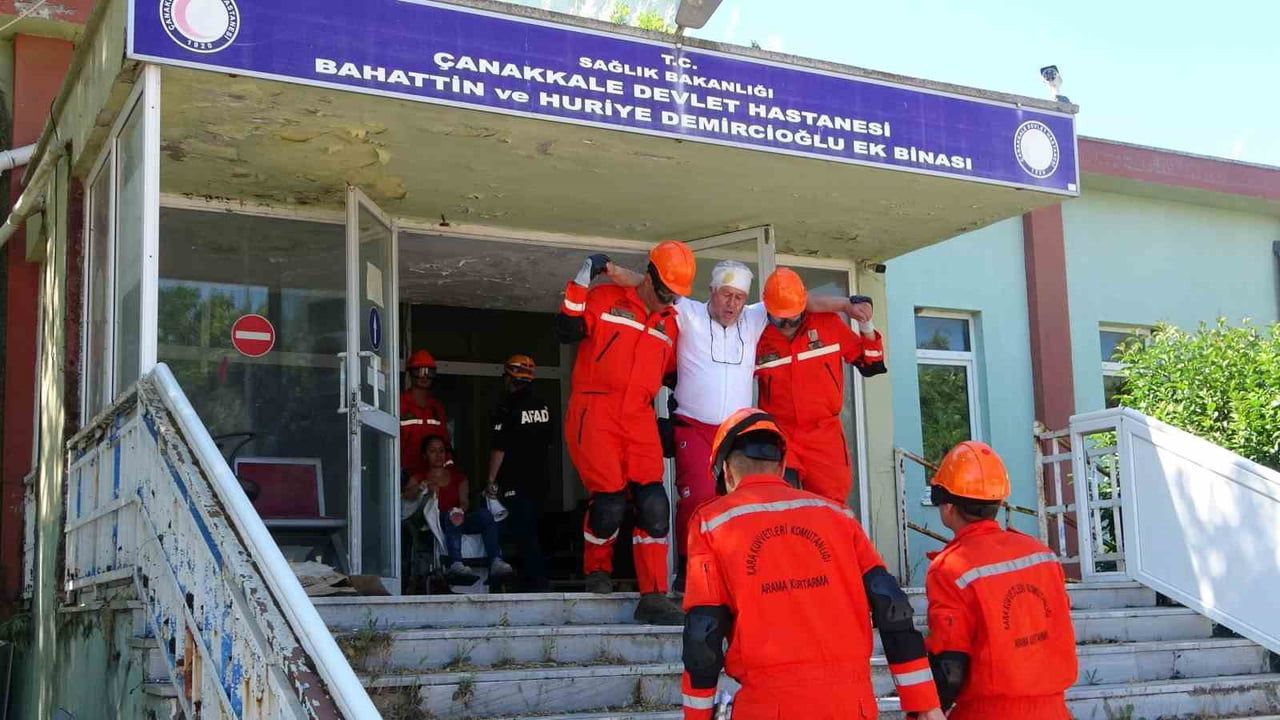 Çanakkale’de fırtına, dolu ve hortum tatbikatı: 10 senaryolu geniş kapsamlı müdahale eğitimi