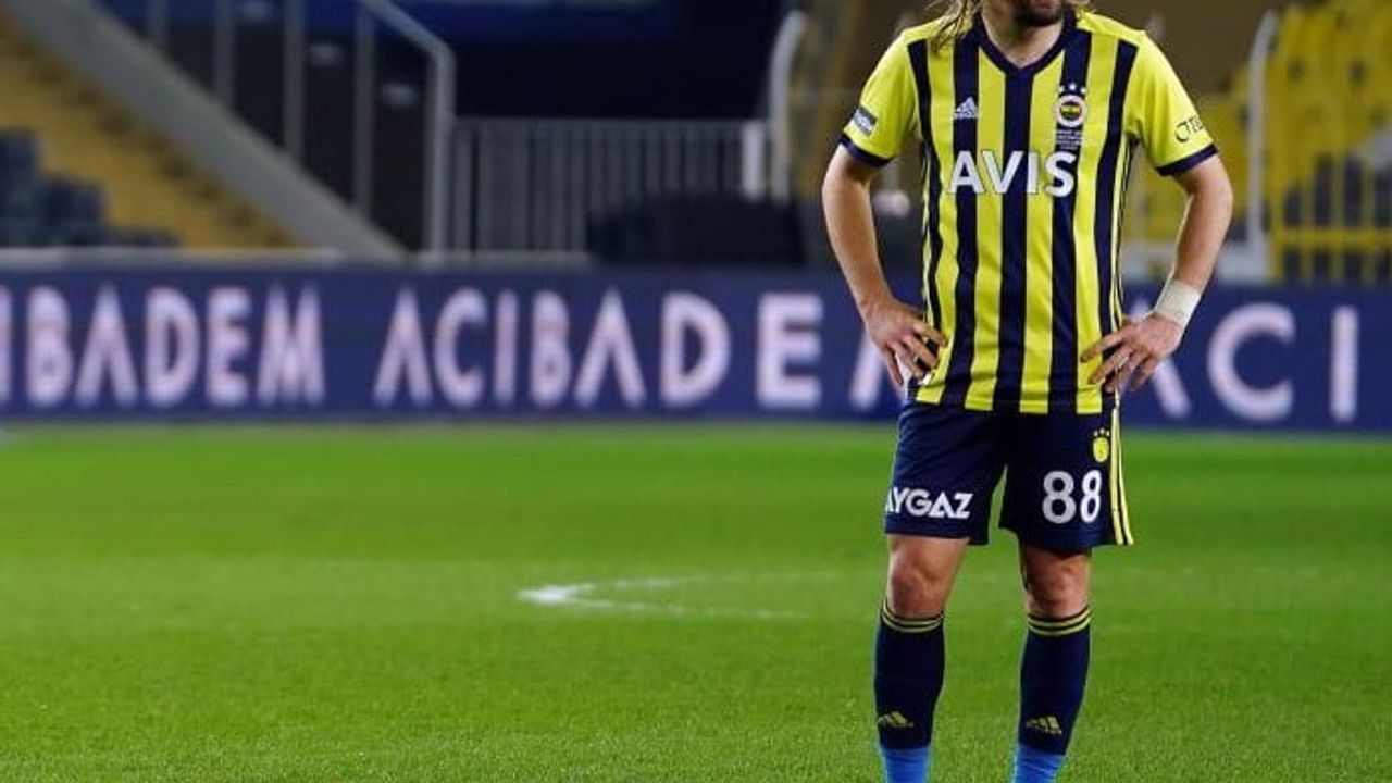 Caner Erkin futbolu bıraktığını açıkladı