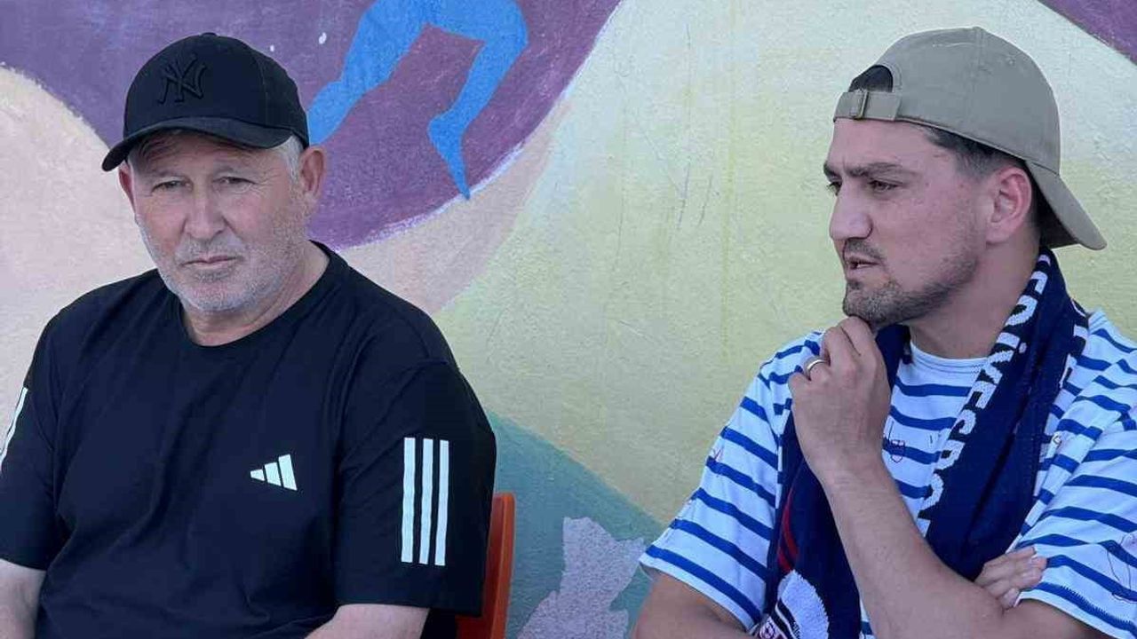 Cengiz Ünder, Sındırgı Belediyespor Futbol Akademisi'ni Ziyaret Etti