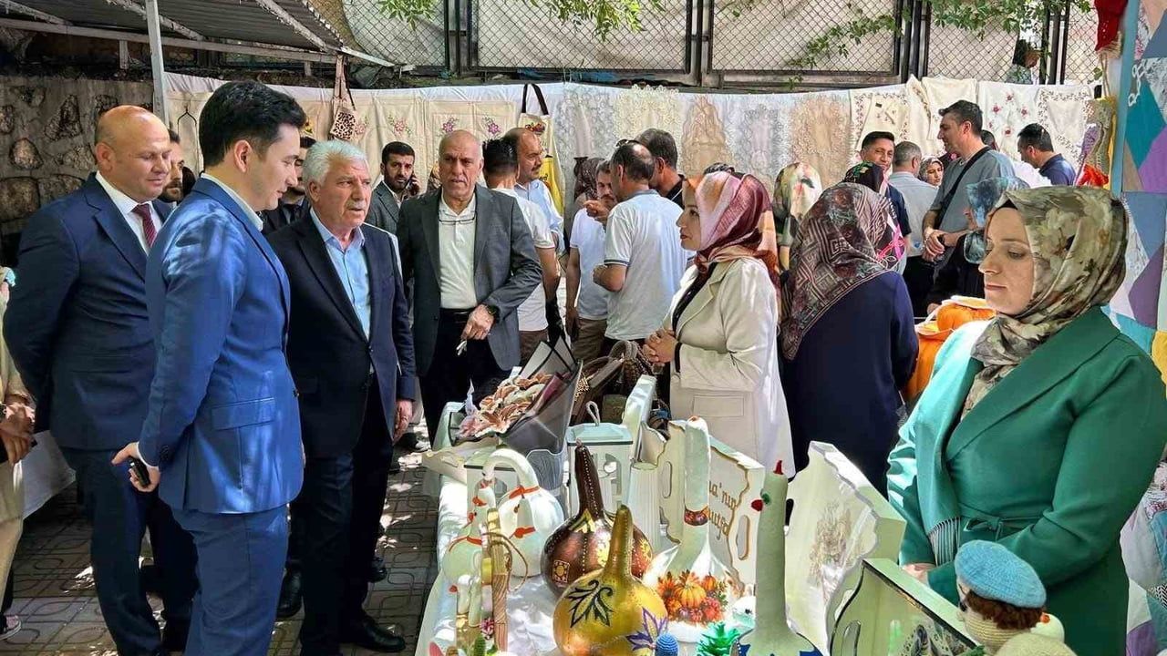 Çermik’te Halk Eğitim Merkezi yıl sonu el emeği sergisi açıldı