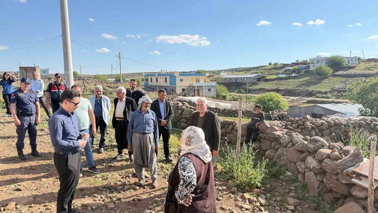 Çermik’te kamu yatırımlarına yerinde denetim: kilitli parke, halı saha ve sağlık ocağı