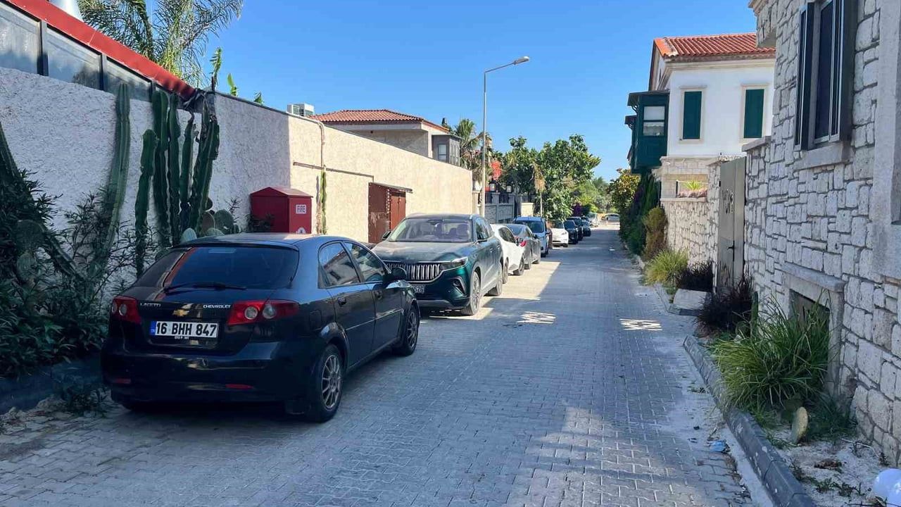 Çeşme Alaçatı'da Polat çiftinin korumasına saldırı: Zanlının sabah 09.00'dan beri pusuda beklediği belirtildi