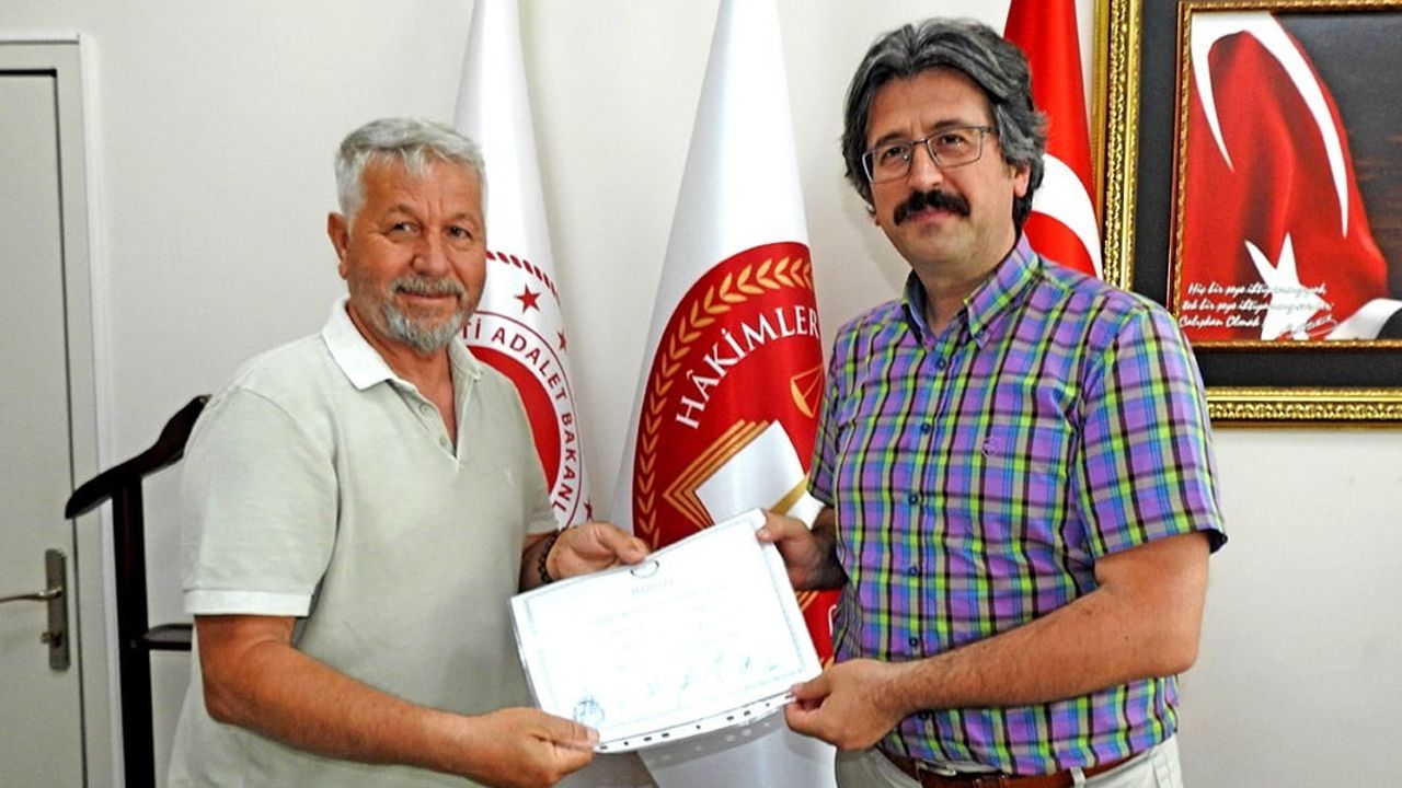 Çeşme’de yeni muhtarlar mazbatalarını aldı: İsmet İnönü’de Ahmet Güler, Altınyunus’ta Beyhan Aksoy göreve başladı