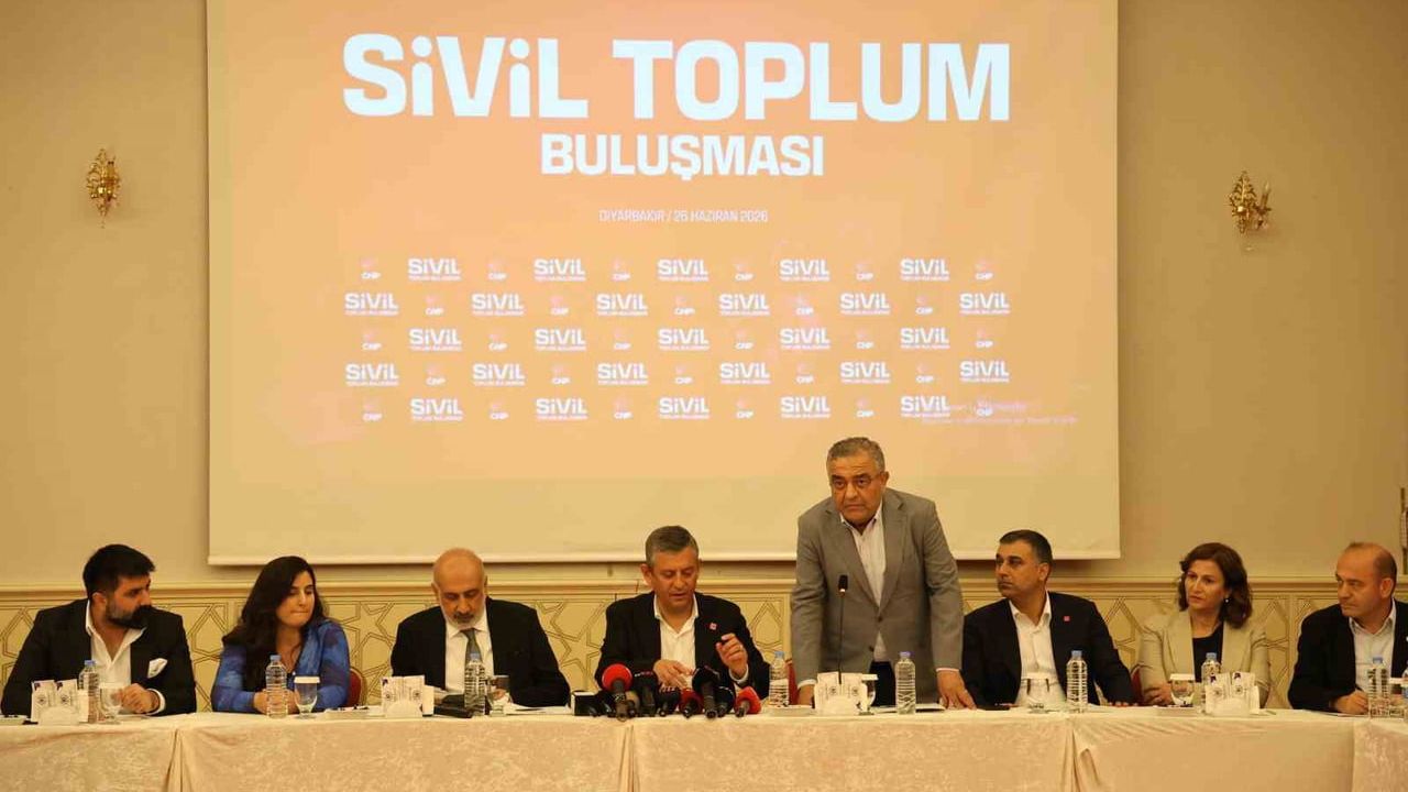 CHP grup başkanı Özel: ülke, demokrasi ve parti zor bir dönemden geçiyor