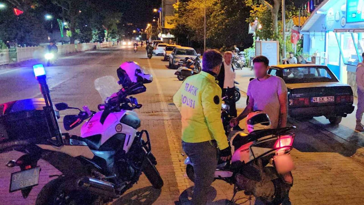 Cide'de abart egzozlu motosiklete 35 bin 348 lira ceza, araç 30 gün trafikten men edildi