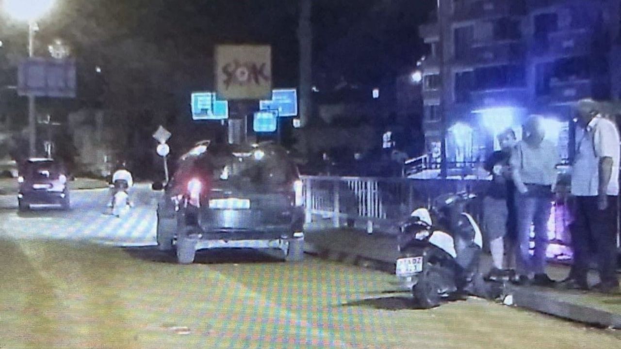 Cide'de motosiklet ile otomobil çarpıştı: 1 yaralı