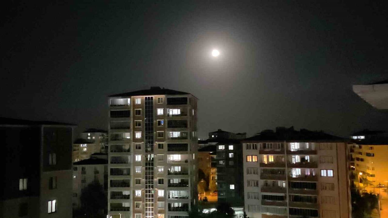 Çilek dolunayı Edirne semalarını aydınlattı