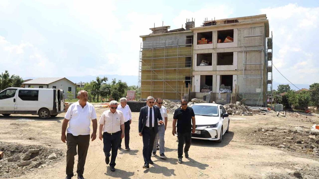 Çilimli Dikmeli İlkokulu inşaatında inceleme: Düzce İl Özel İdaresi çalışmaları sürdürüyor