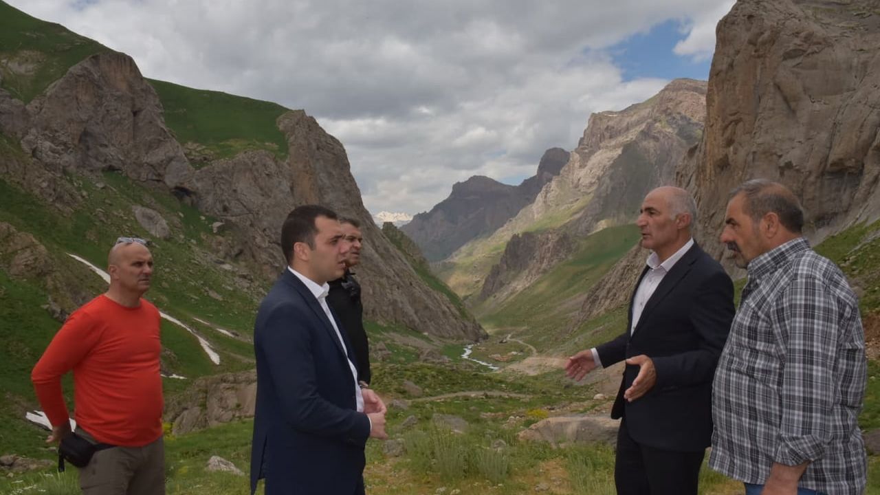 Cilo ve Sat Dağları Milli Parkı yolunda asfalt hazırlığı