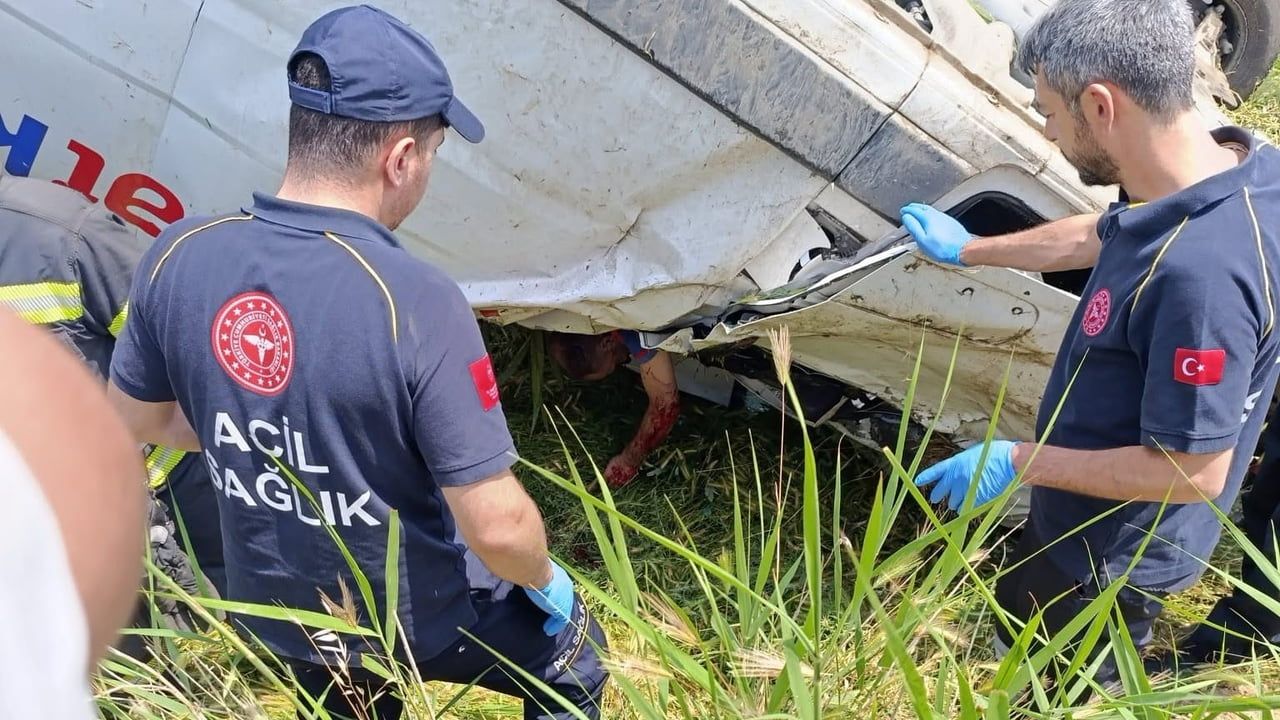 Çivrilli kargocu Baklan'da trafik kazasında hayatını kaybetti