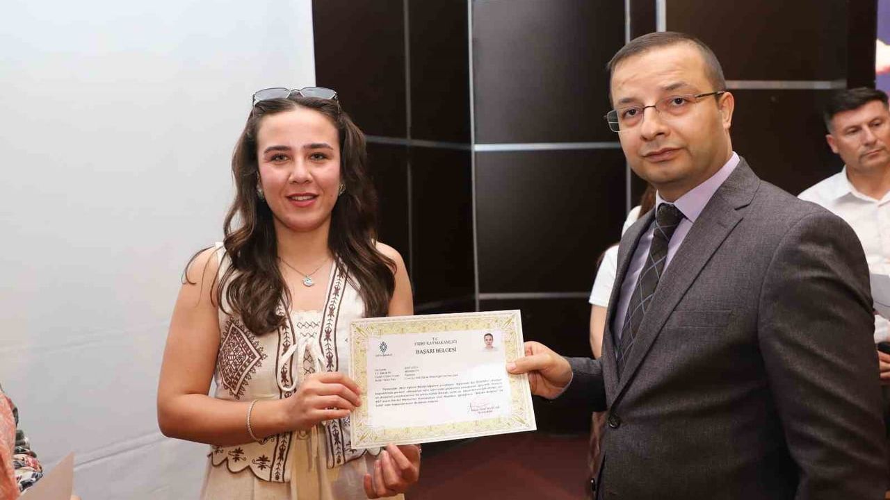 Cizre’de eğitimde iyi örnekler projesi ödül töreni