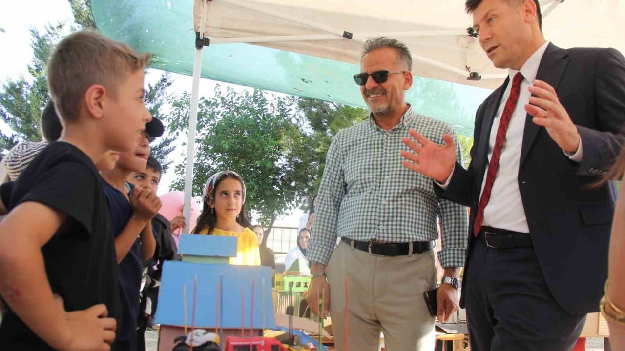 Cizre Yakacık Köyü İlk ve Ortaokulu'nda yıl sonu şenliği kültür ve sanat şöleni