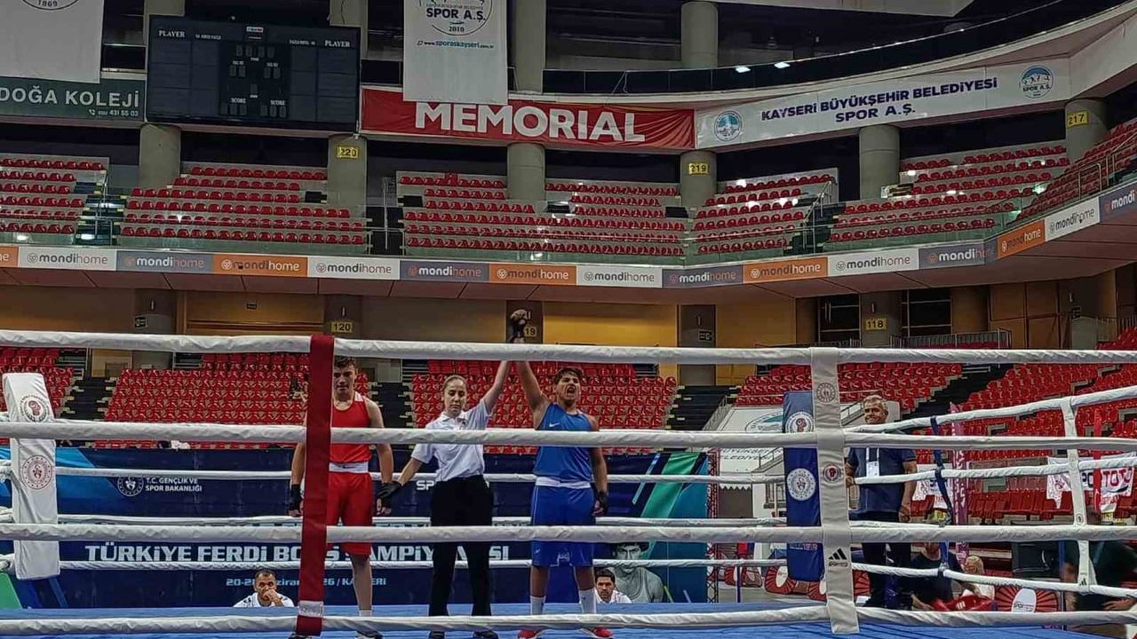 Cizreli genç sporcu U15 Türkiye boks şampiyonasında çeyrek finale yükseldi