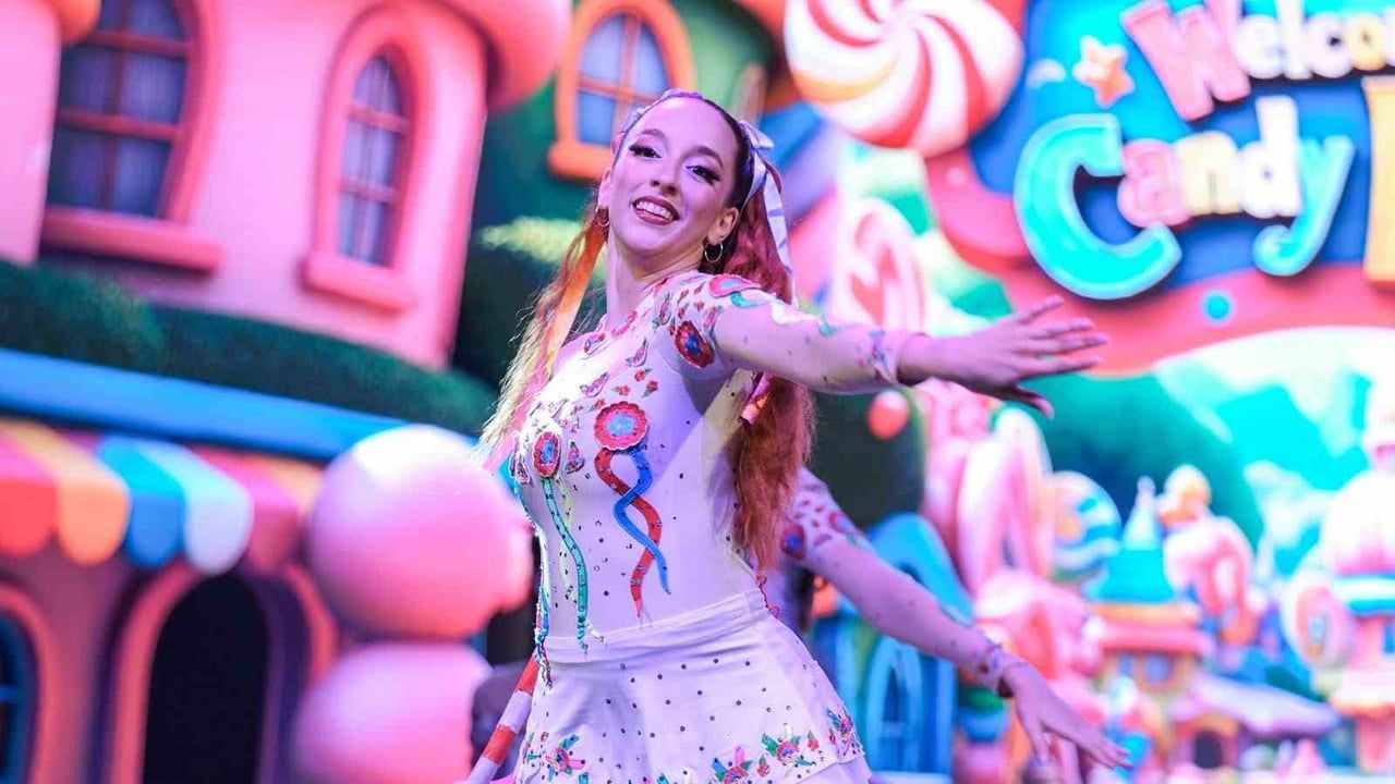 Çocuklar Karneval Çocuk Şenliği'nde karne sevincini yaşadı