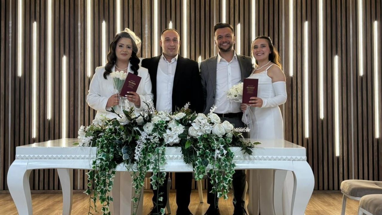 Çocukluk arkadaşları aynı gün evlendi, birbirlerinin nikâh şahidi oldu