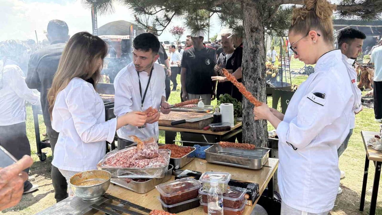 Çorum'da 'Açık Ateş Etkinlikleri' ikinci gününde gastronomi kültürünü tanıttı