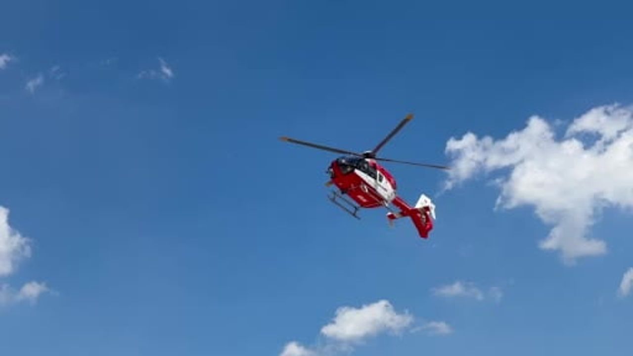 Çorum'da balkondan düşen çocuk ambulans helikopterle Ankara'ya sevk edildi