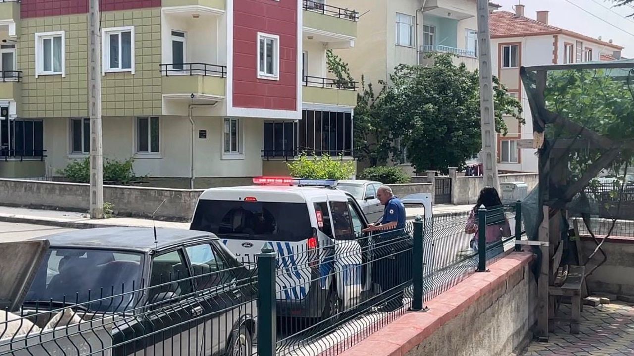 Çorum'da genç kadın anne ve babasını bıçakla rehin aldı