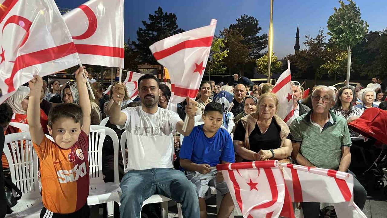 Çorum'da kardeşlik konseri Bedesten'de yankılandı