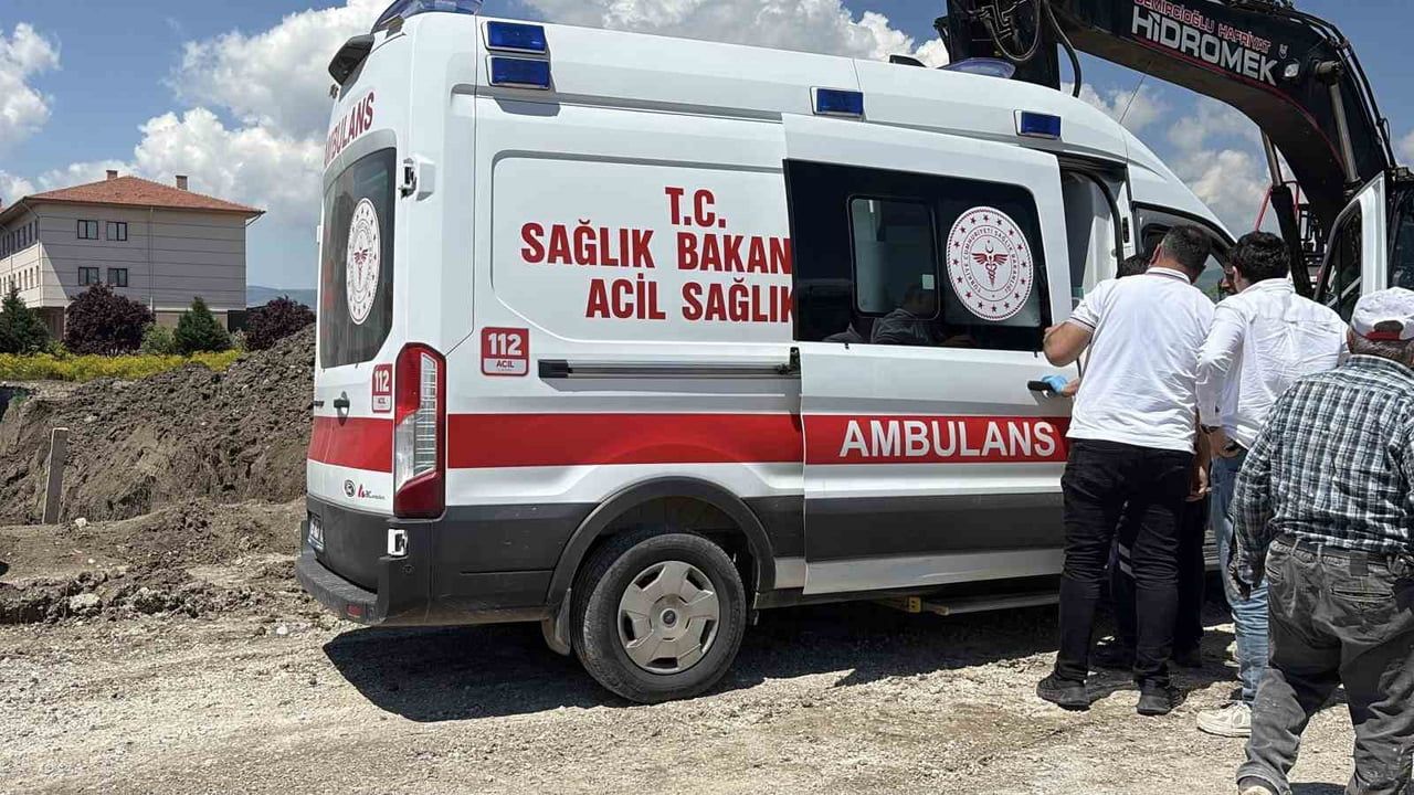 Çorum'da temel kazısında göçük: 21 yaşındaki işçi kurtarıldı