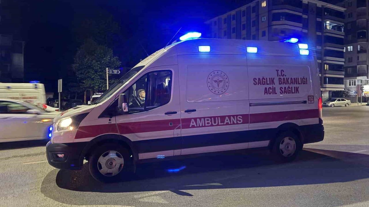 Çorum’da zincirleme kaza: 2 sürücü yaralandı