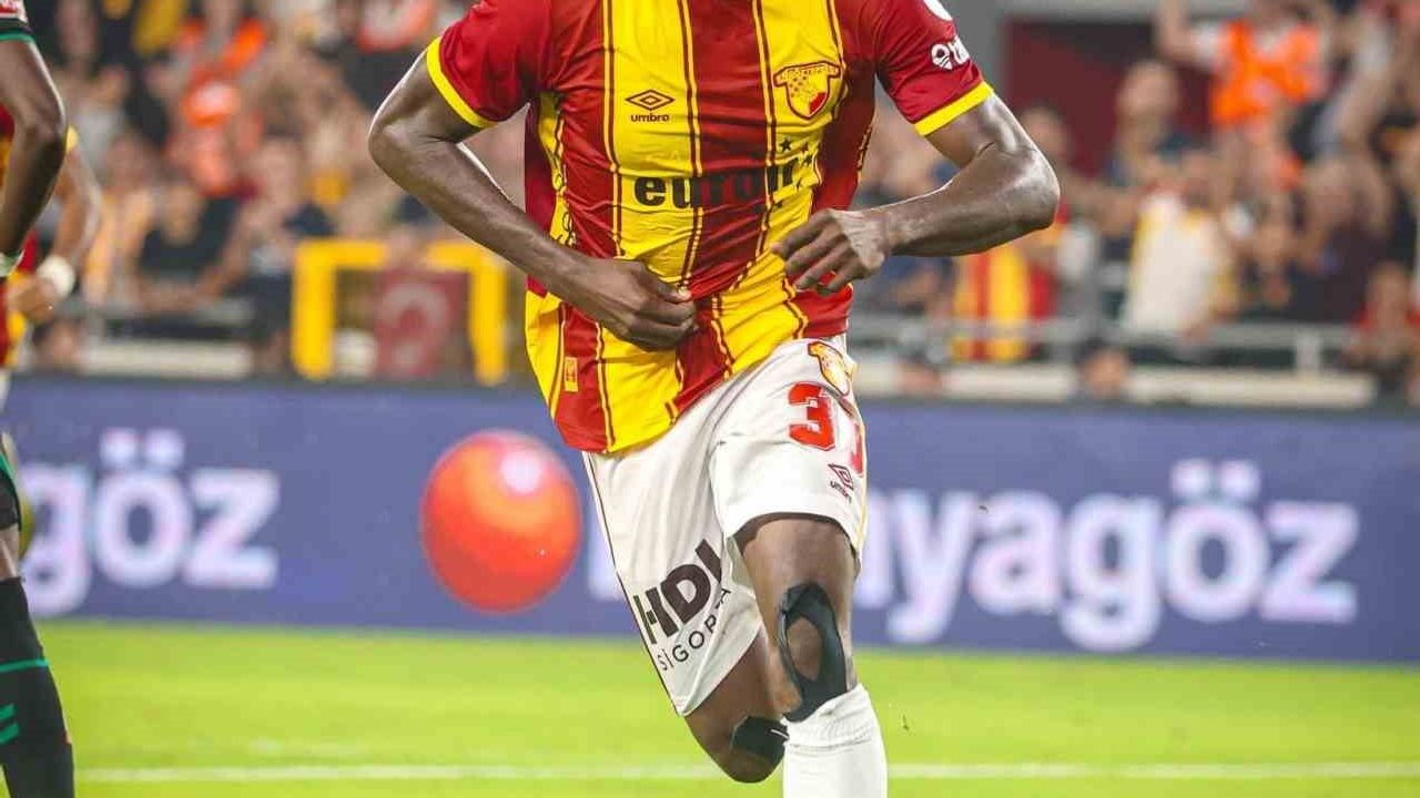 Coventry City, Anthony Dennis'e talip oldu