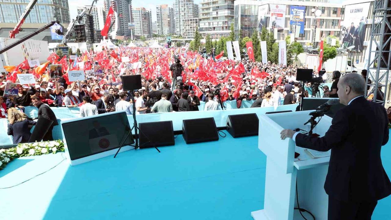 Cumhurbaşkanı Erdoğan: İstanbul’u kaderine terk etmemekte kararlıyız