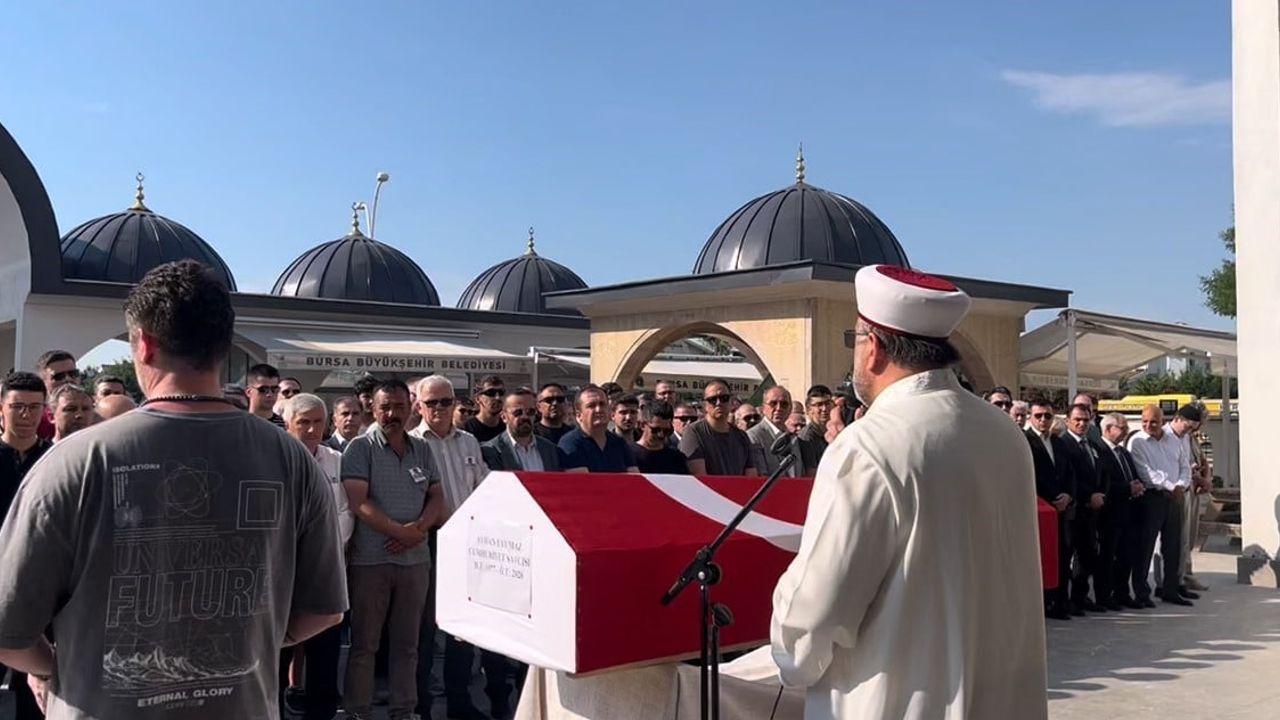 Cumhuriyet savcısı Ayhan Uyumaz son yolculuğuna uğurlandı