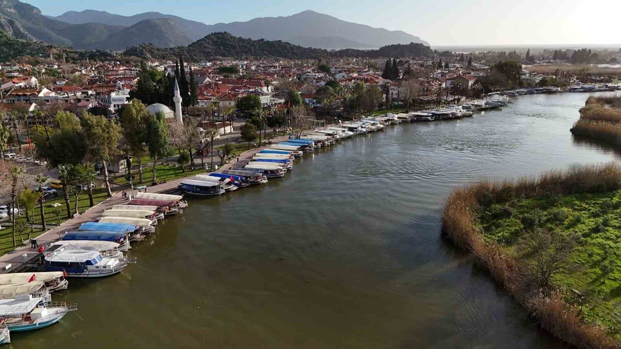 Dalyan Kanalı'nda Elektrikli Tekne Dönüşüm Projesi değerlendirildi