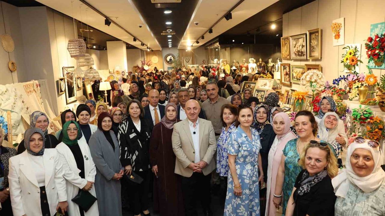 Darıca'da 'Geçmişten Geleceğe İşleyen Eller' sergisi açıldı