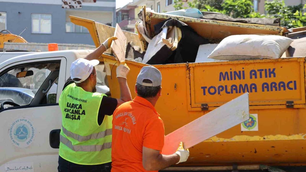 Darıca'da Yaz Temizliği: Kazım Karabekir Tamamlandı, Nenehatun'da Devam Ediyor