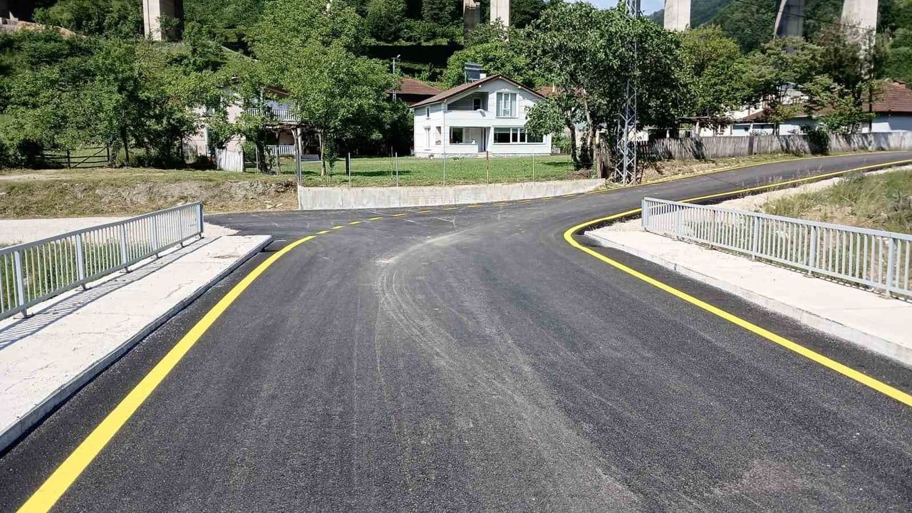 Darıyeri Hasanbey Köyü'nde yol çizgi çalışmaları tamamlandı