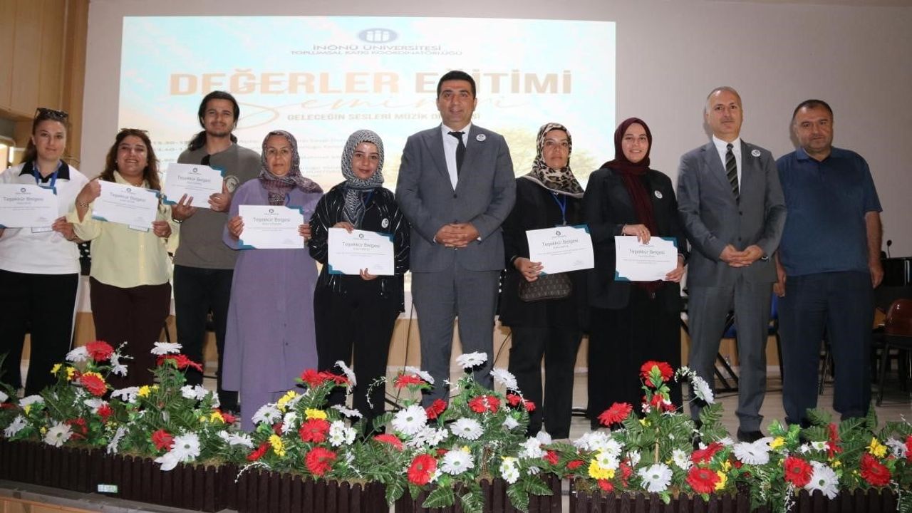 Değerler eğitimi semineri ve Geleceğin Sesleri müzik programı gerçekleştirildi