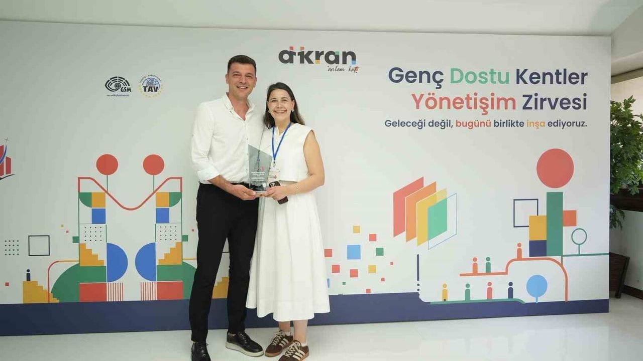 Denizli Büyükşehir Belediyesi'ne Genç Dostu Kent: İyi Yönetişim Teşvik Ödülü