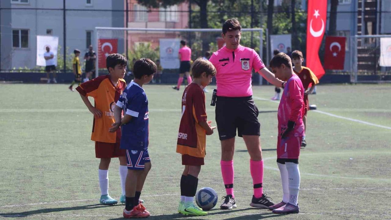 Denizli Büyükşehir U-10 Ligi'nde şampiyon Tuna Aras Spor