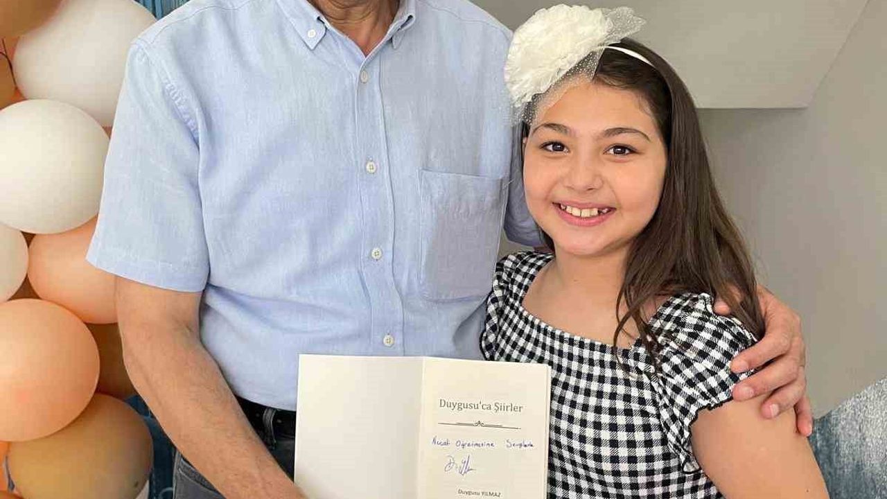 Denizli'de 10 yaşındaki şairin ilk şiir kitabı yayımlandı