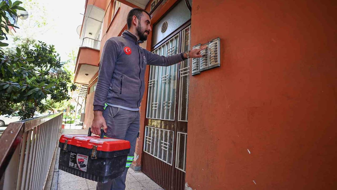 Denizli'de 65 yaş ve üzeri vatandaşlara ücretsiz tamirat desteği sürüyor