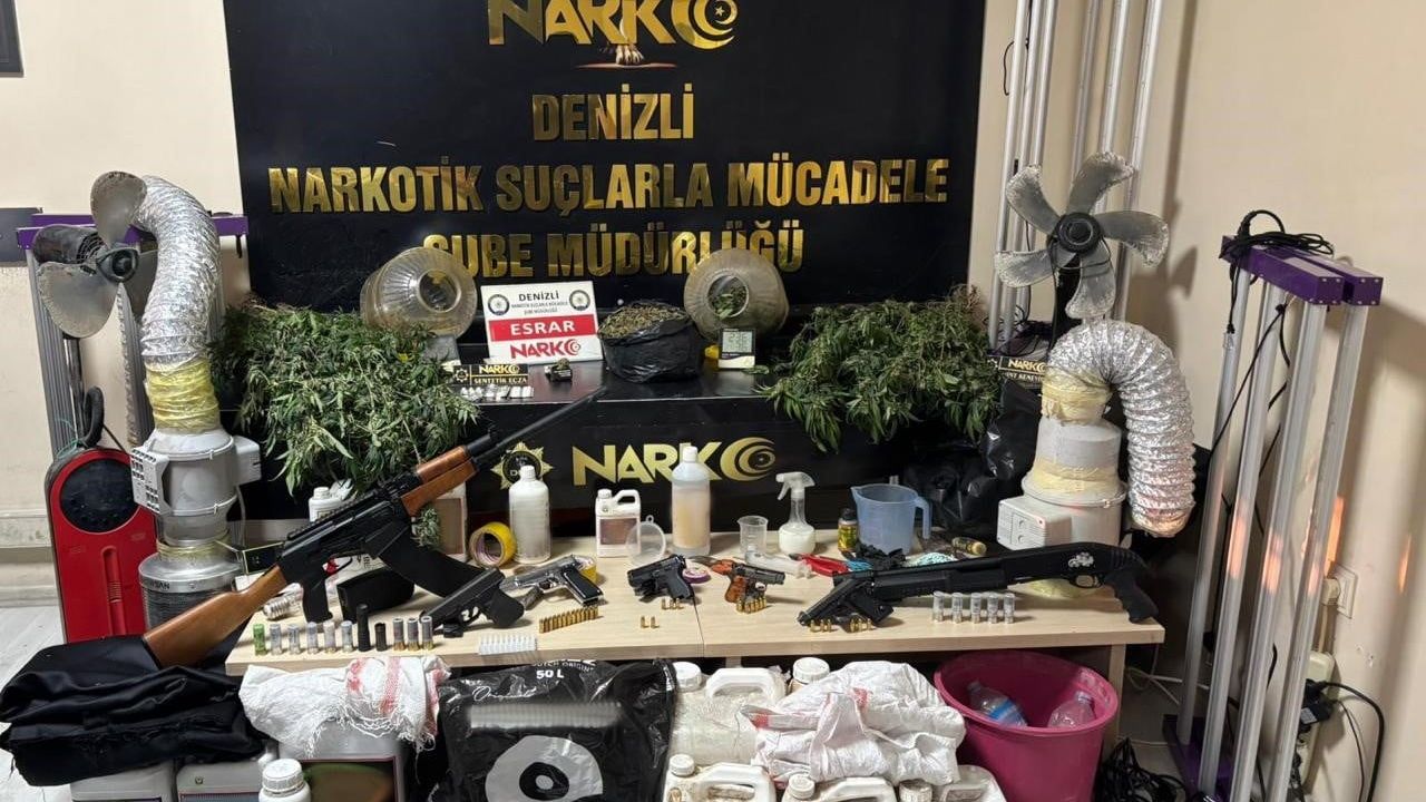 Denizli'de çok sayıda silah ve kenevir yetiştirme ekipmanı ele geçirildi