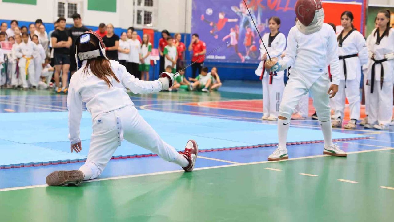 Denizli'de GSB Spor Okulları törenle açıldı