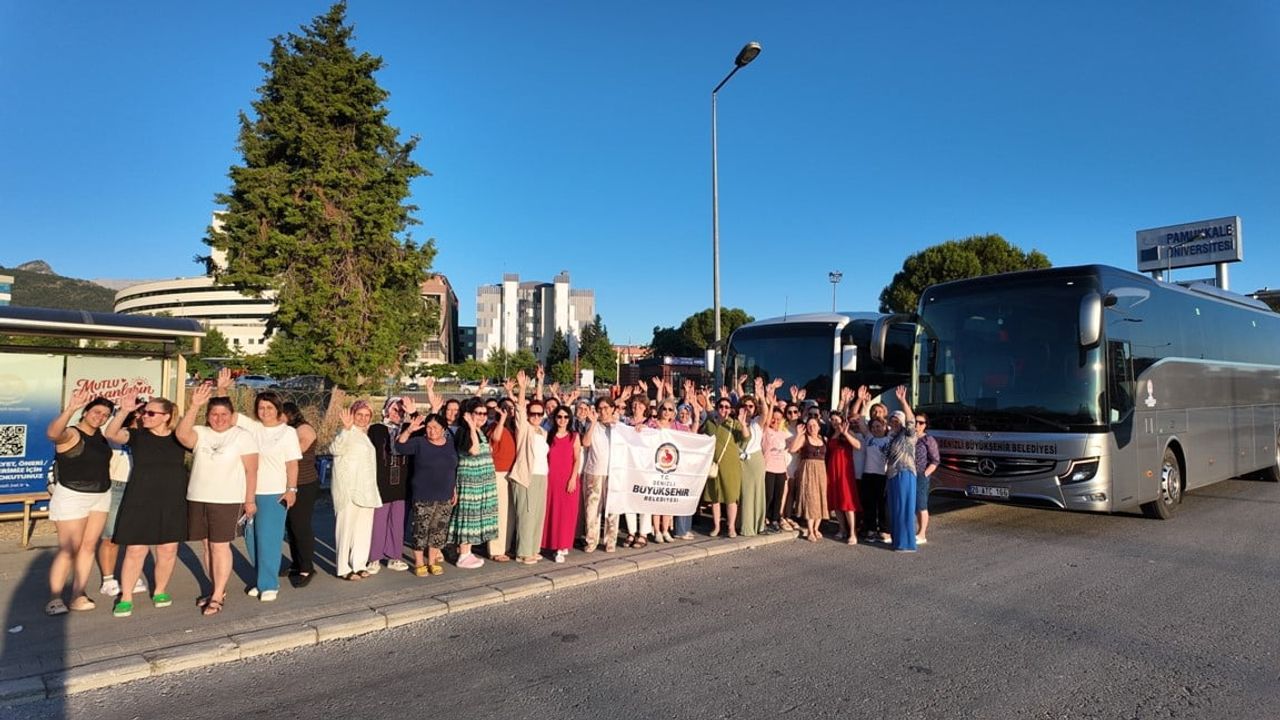 Denizli'de kadınlar yüzme öğrenip Marmaris'te denizle buluştu