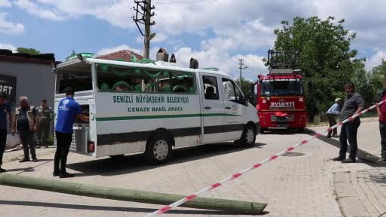 Denizli'de otomobil depo duvarına çarptı: yaşlı karı-koca yaşamını yitirdi