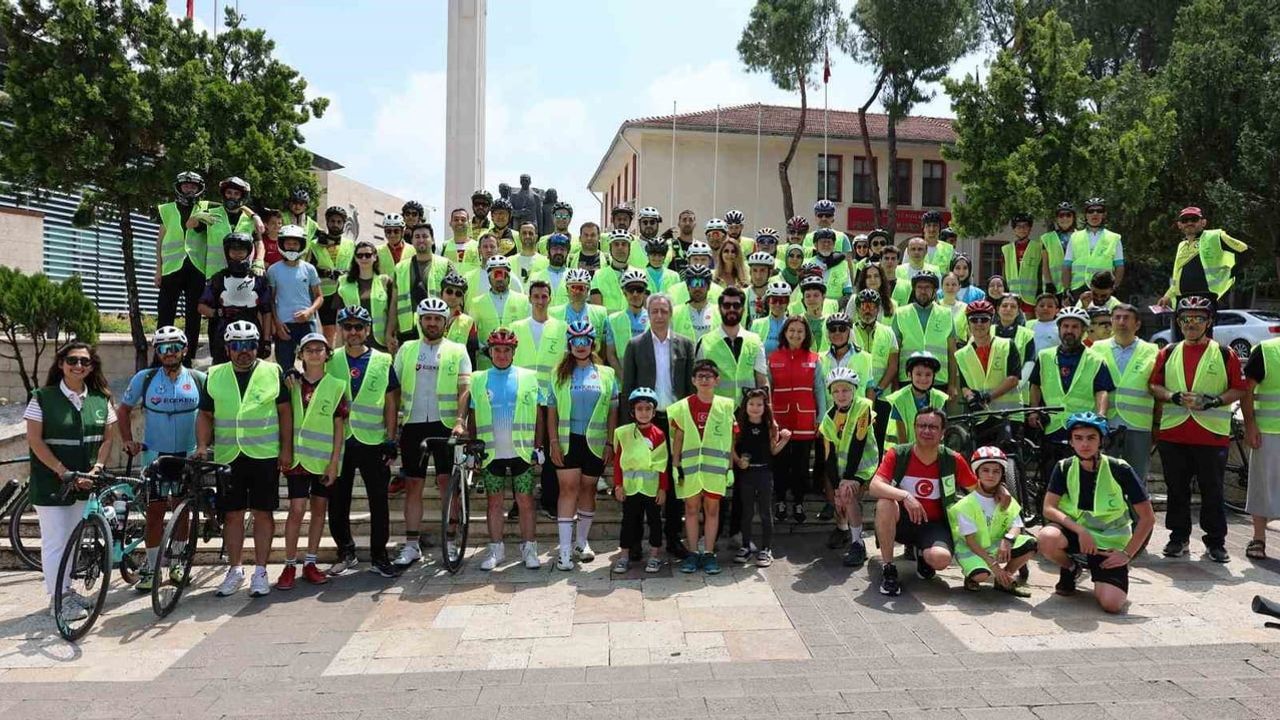 Denizli’de pedallar sağlıklı yaşam için çevrildi